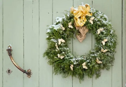 4 Outdoor Holiday Decor Inspirations