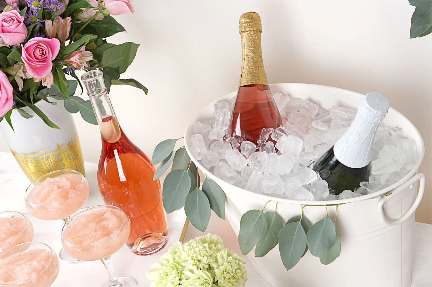 How to Host a Frosé Party