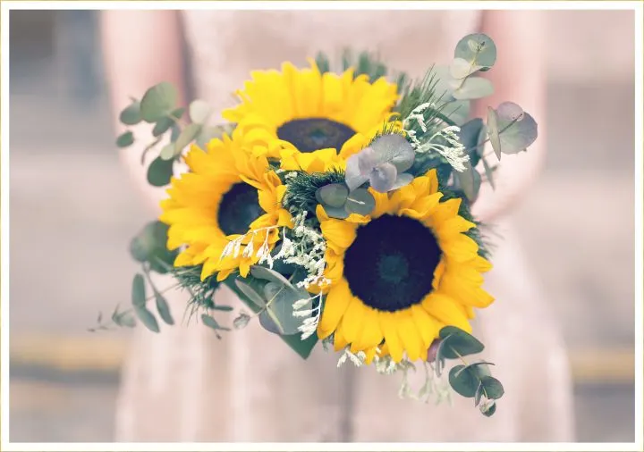 hero-sunflower-wedding-bouquets-720x506