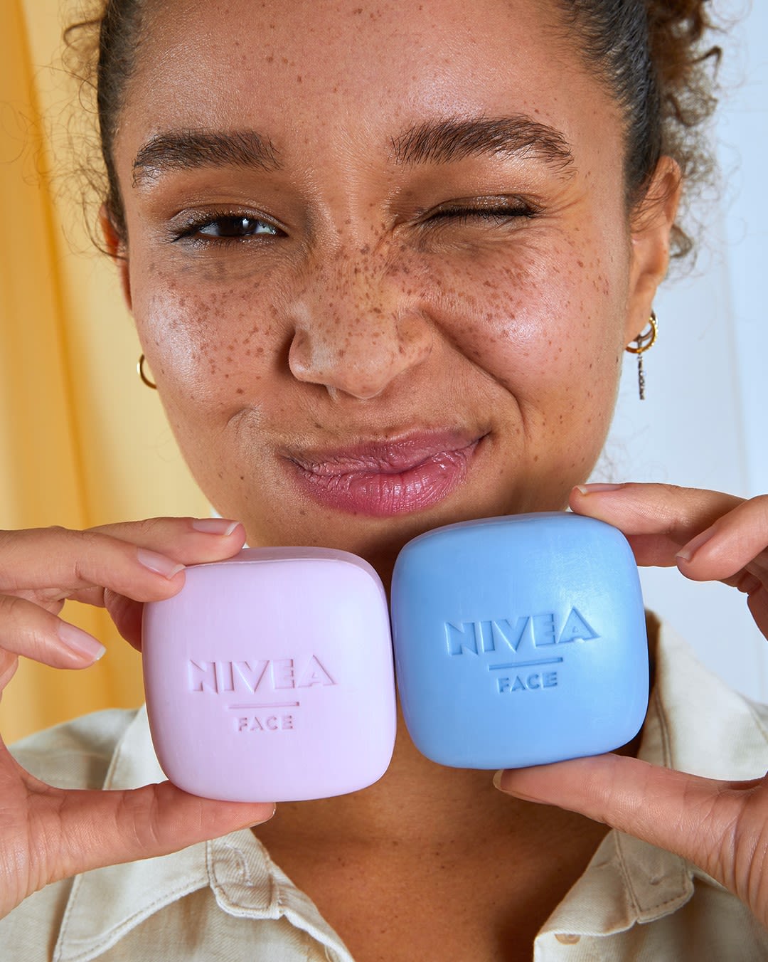 982183194 - NIVEA NATURALLY CLEAN IDRATANTE 75G - 4755300_3.jpg