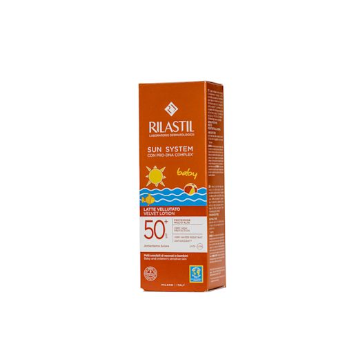 image - 981042942 - Latte solare vellutato baby SPF50+ per la pelle delicata dei bambini . Offre una protezione molto alta , è molto resistente all'acqua e garantisce un rapido assorbimento . Ideale per un'applicazione facile e uniforme. - 4708361_2.jpg
