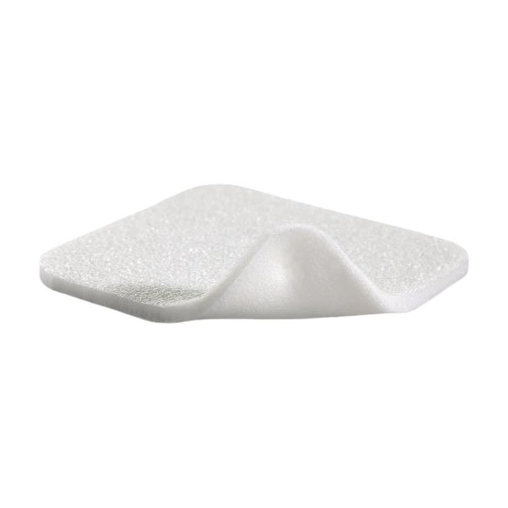 image - 923004459 - Medicazione in schiuma di poliuretano con strato di contatto in silicone morbido, indicata per assorbire l'essudato e mantenere un ambiente umido, riducendo il rischio di macerazione. - 0007066_2.jpg