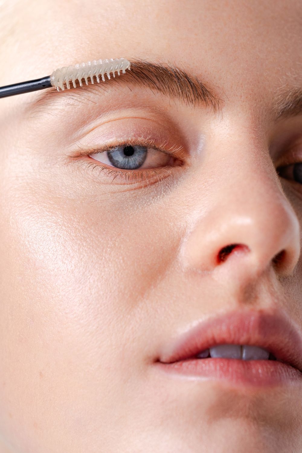 972296521 - DR HAUSCHKA MALLOW BROW AND LASH GEL 00 TRANSLUCENT 6 G - 4755035_6.jpg