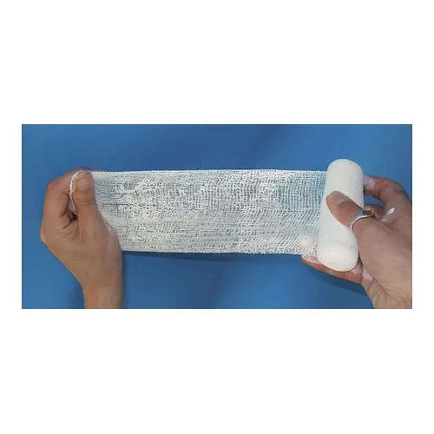 image - 930244874 - Benda elastica preavvolta alla colla di zinco per il bendaggio di supporto in caso di traumi muscolari, distorsioni o contusioni. - 0006947_3.jpg