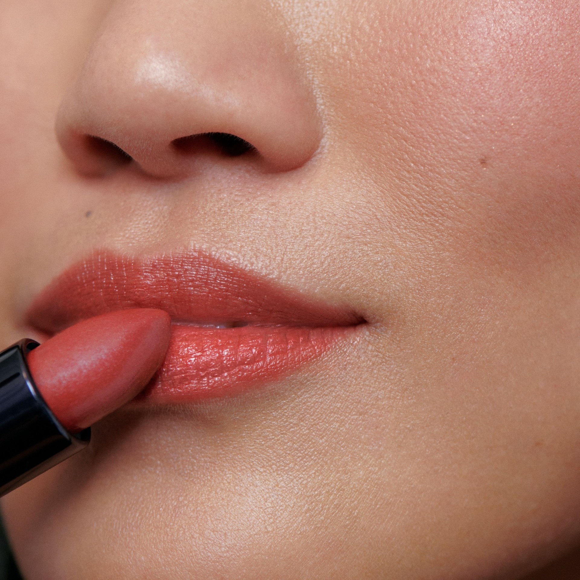 image - 981457866 - DR HAUSCHKA LIPSTICK 26 HIBISCUS - 4737644_5.jpg