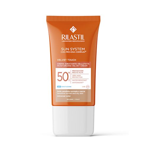 image - 987411764 - Crema solare viso idratante e vellutata con colore universale , protegge dai raggi UVA/UVB prevenendo eritemi e macchie. Con azione antiossidante, è a rapido assorbimento e resistente all'acqua . - 4763328_1.jpg