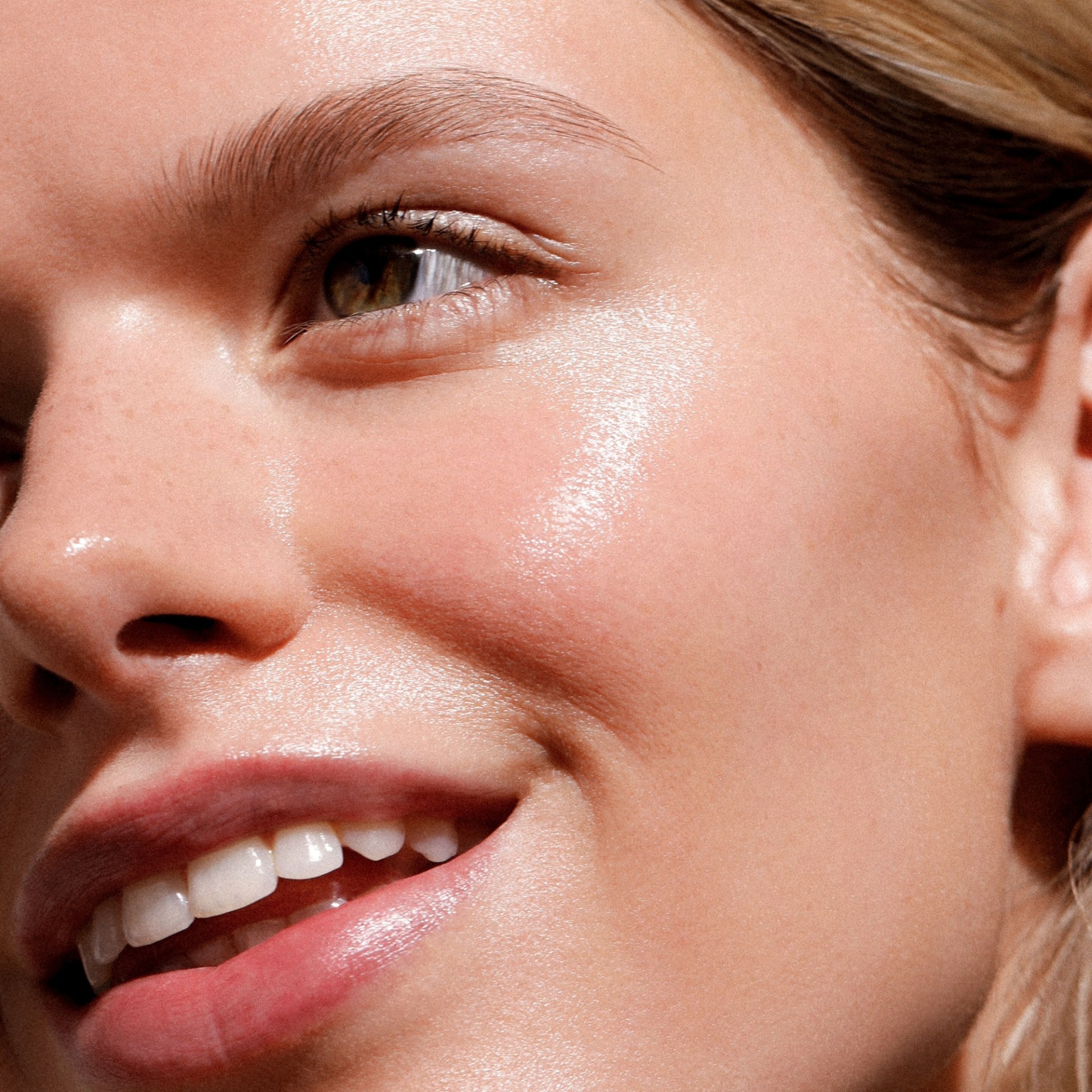 image - 984860611 - DR HAUSCHKA ILLUMINATING FLUID 01 30 ML - 4755182_3.jpg