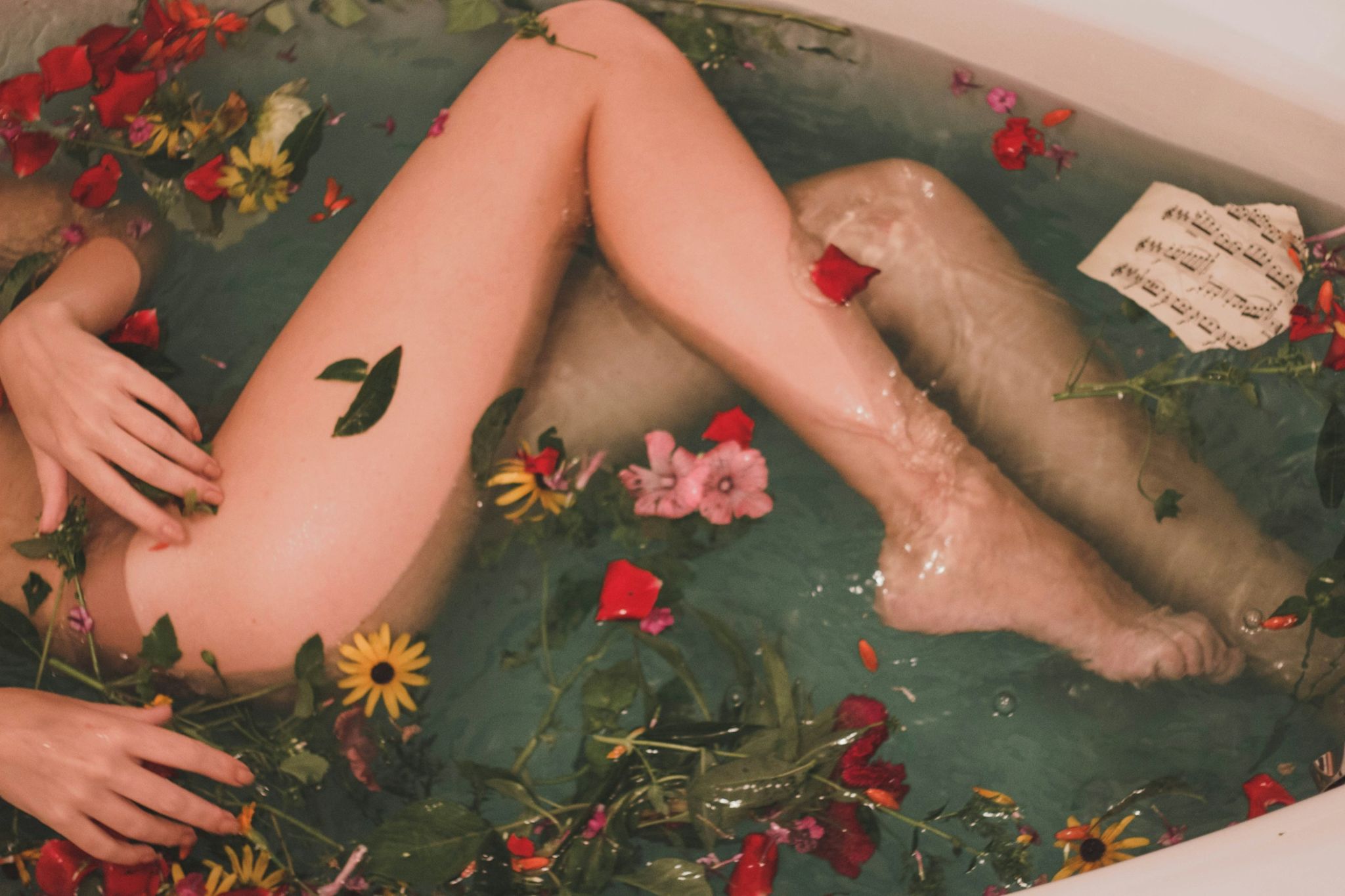 image - Gambe Bagno Fiori