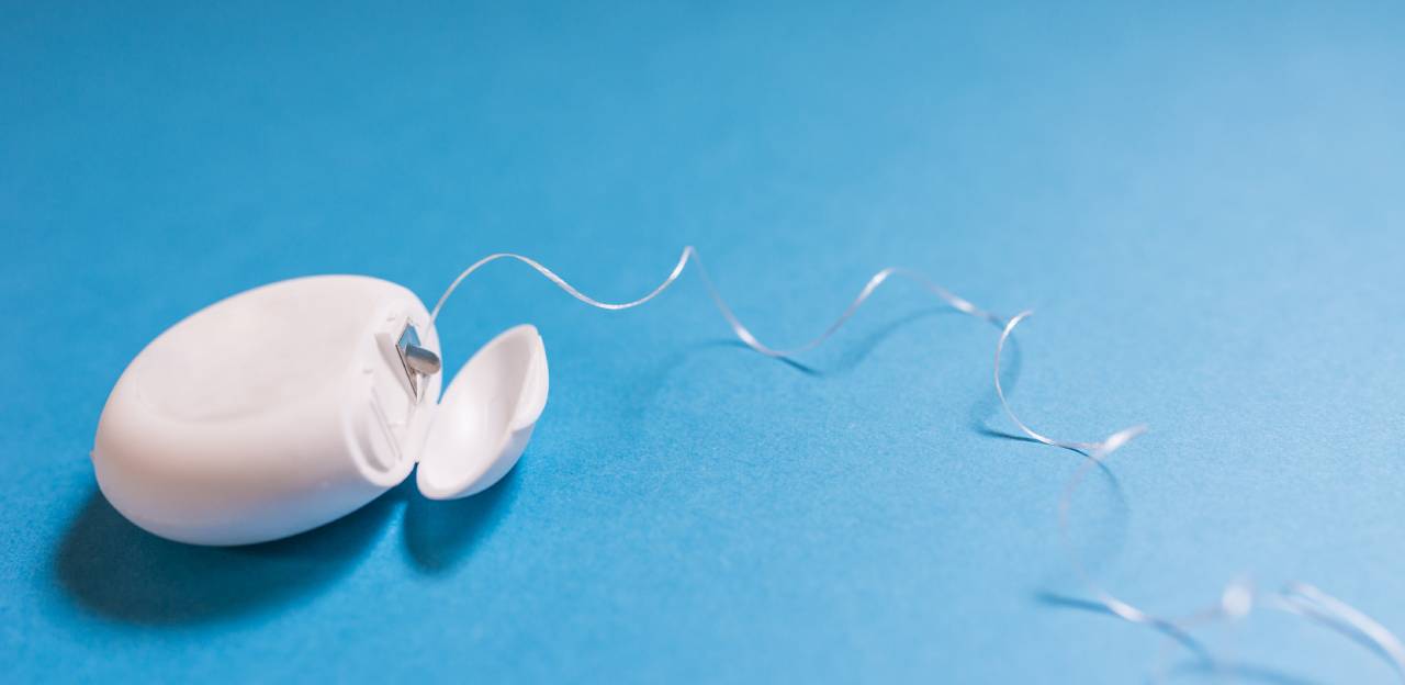 image - Magazine | Filo interdentale cerato e non cerato le differenze