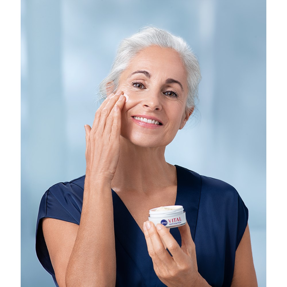 image - 978251914 - NIVEA VITAL ANTIRUGHE CREMA GIORNO RIVITALIZZANTE 50 ML - 4755318_4.jpg