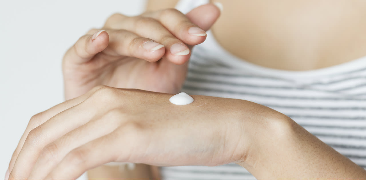 Magazine | Mani screpolate come proteggerle soprattutto in inverno