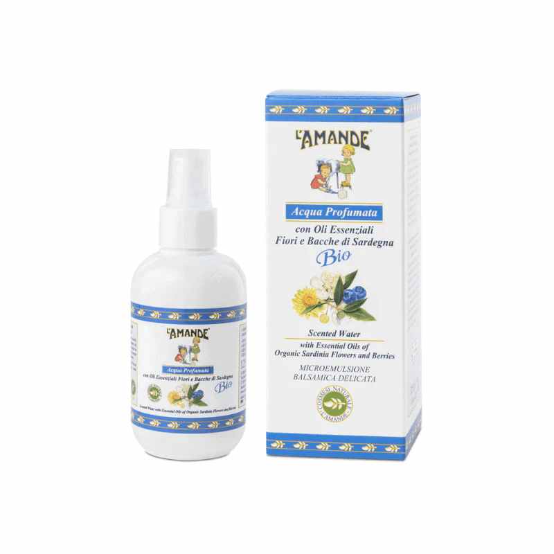 982007369 - L'AMANDE FIORI E BACCHE DI SARDEGNA ACQUA PROFUMATA CON OLI ESSENZIALI 125 ML - 4785033_1.jpg