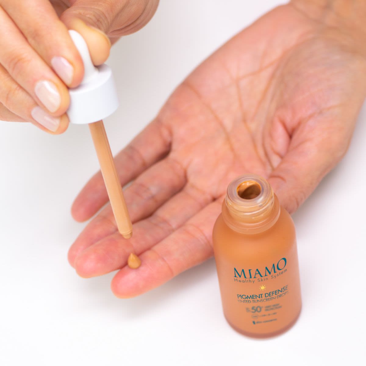 983511369 - Miamo Pigment Defense Tinted Sunscreen Drops Siero Spf50+ 30ml - 4709236_3.jpg