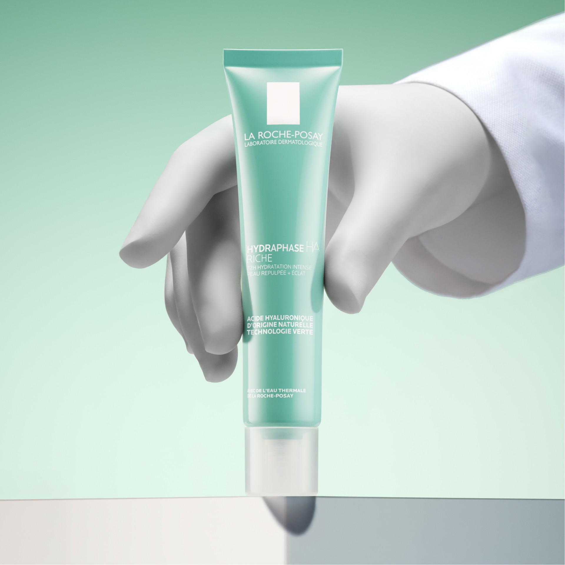 image - 951861626 - Crema idratante ricca che nutre in profondità e rimpolpa la pelle grazie all’acido ialuronico, donando comfort duraturo. - 4861351_4.jpg