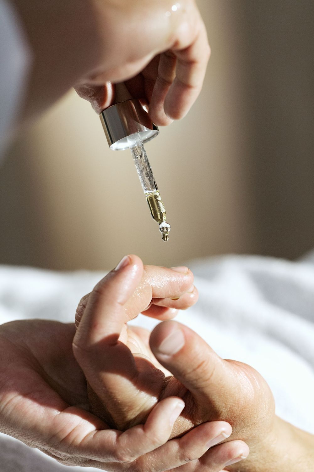 978870588 - DR HAUSCHKA OLIO AL NEEM PER LE UNGHIE 18 ML CON PIPETTA - 4755090_4.jpg