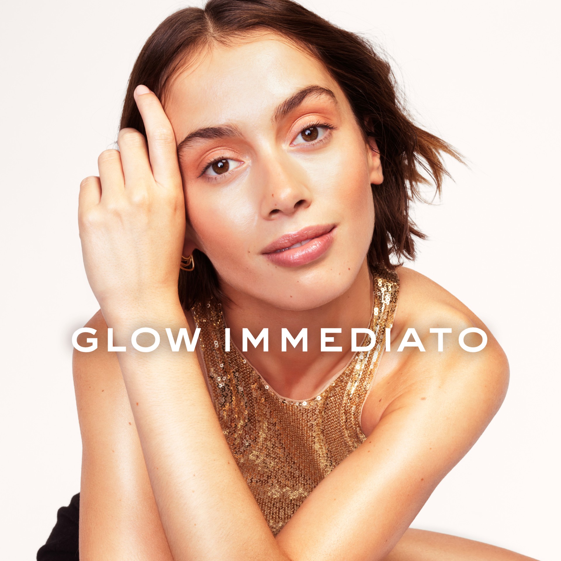 image - 951990720 - Olio secco multifunzione in formato roll-on, nutre e illumina viso, corpo e capelli con una delicata fragranza floreale. Texture leggera a rapido assorbimento per una pelle morbida e radiosa. - 4865530_4.jpg