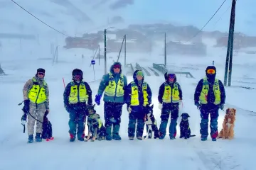 Svalbard dog rescuing team