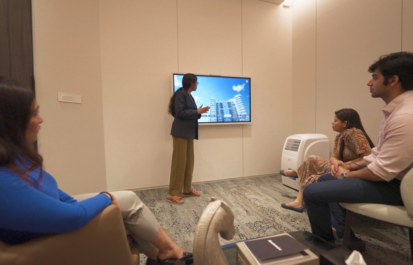 Immersive Sales Journey Closure