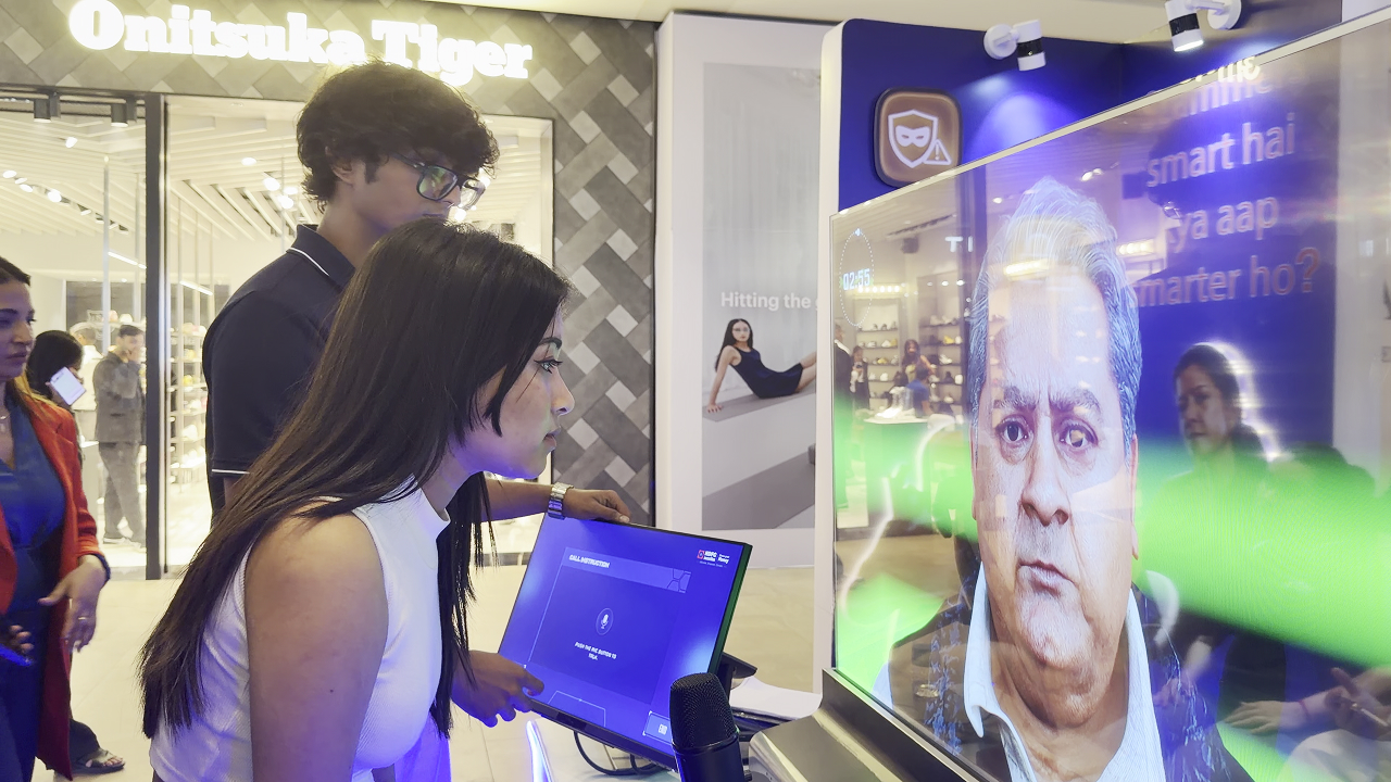 Transparent OLED screen 