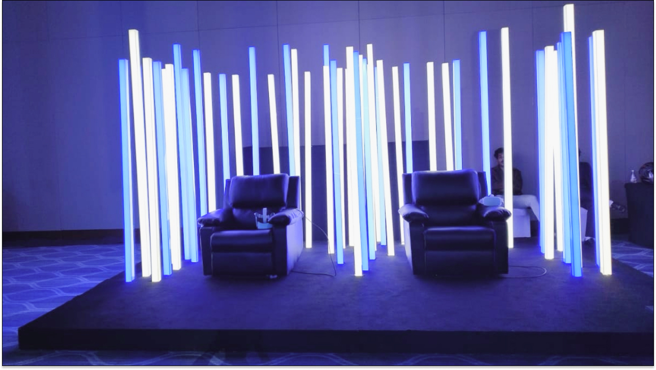 Interactive virtual reality set-up