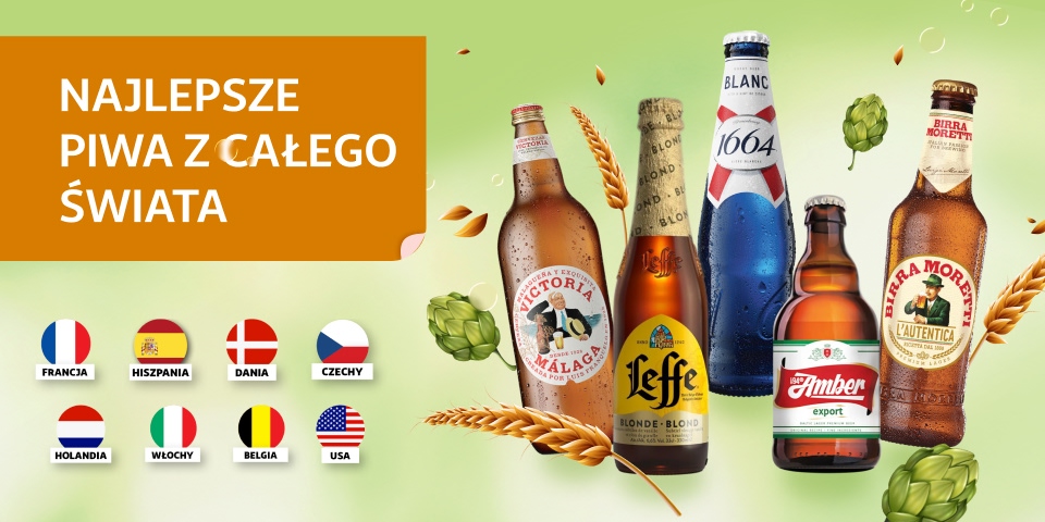 Baner reklamowy z kolekcją butelek piwa różnych marek, takich jak Leffe, 1664 Blanc, Amber, Birra Moretti, na tle zieleni z chmielem i zbożem. Nagłówek 'NAJLEPSZE PIWA Z CAŁEGO ŚWIATA' i flagi krajów. Przycisk 'SPRAWDŹ >'.