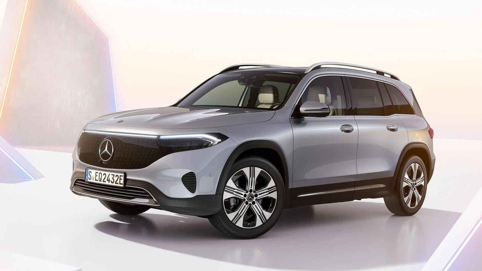 2025-Mercedes-Benz-EQB