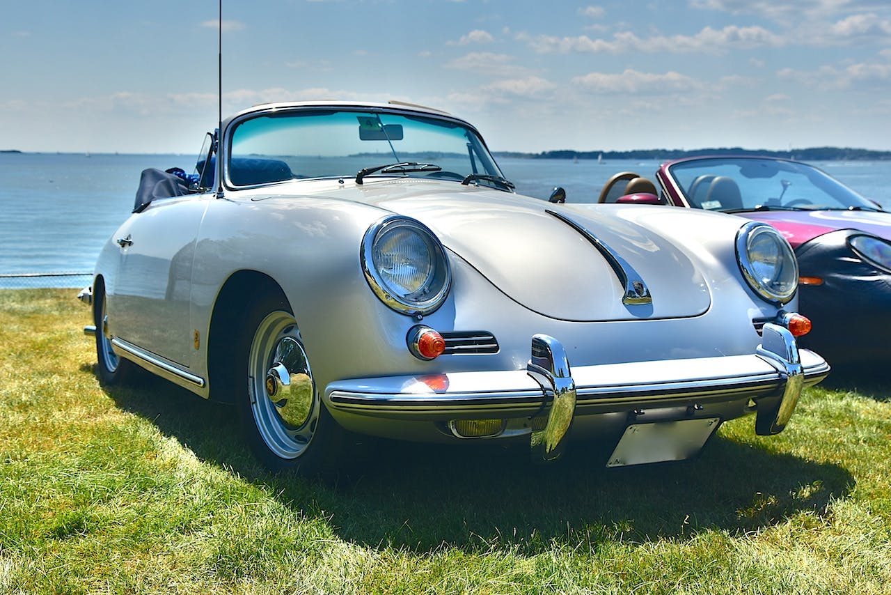 The McLaren F1 Team Has Built A Muscle Car, image size:1280x854