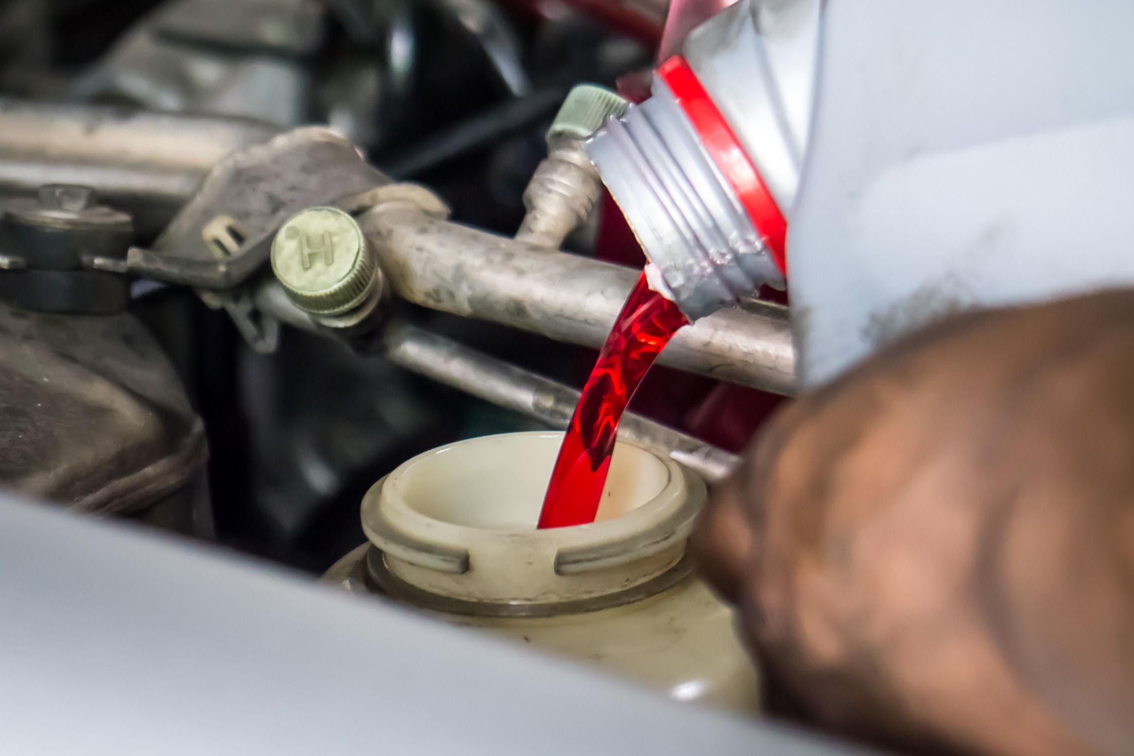 How Do You Know If Your Car Needs Transmission Fluid: Key Signs to Watch
