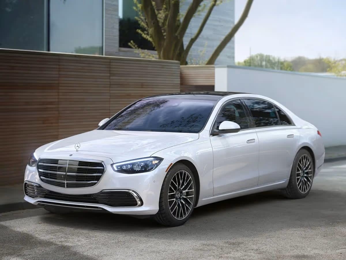 Best Full-Size Luxury Sedans in 2026 | CARFAX