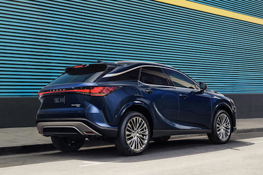 Best 2-Row Midsize Luxury SUVs in 2026 | CARFAX