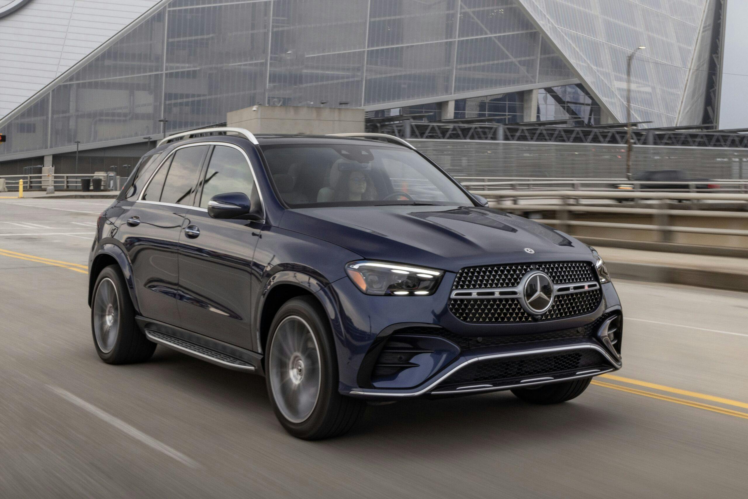 Best 3-Row Midsize Luxury SUVs in 2026 | CARFAX