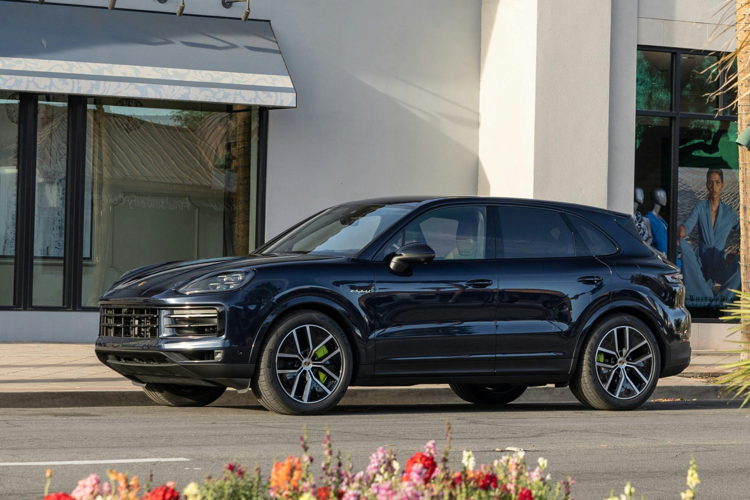 Best 2-Row Midsize Luxury SUVs in 2026 | CARFAX