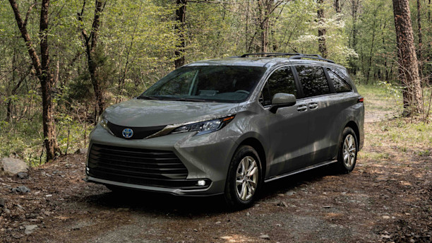 2026 Toyota Sienna Woodland