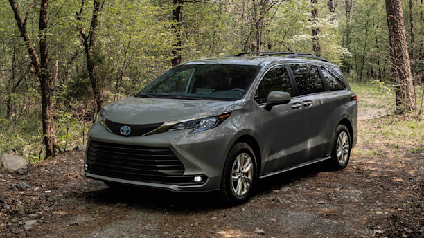 2026 Toyota Sienna Woodland