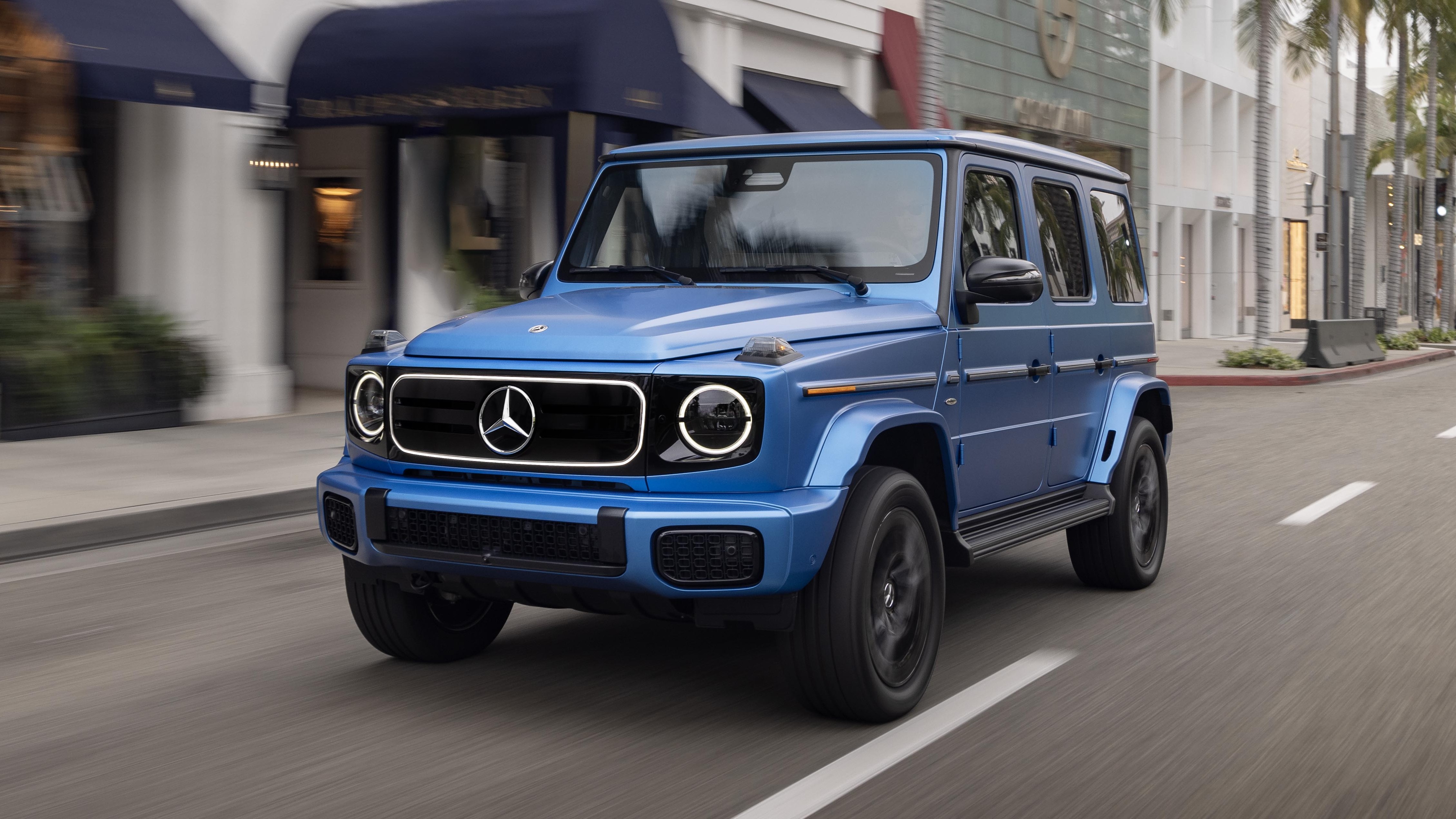 Best Electric Large Luxury SUVs in 2026 | CARFAX