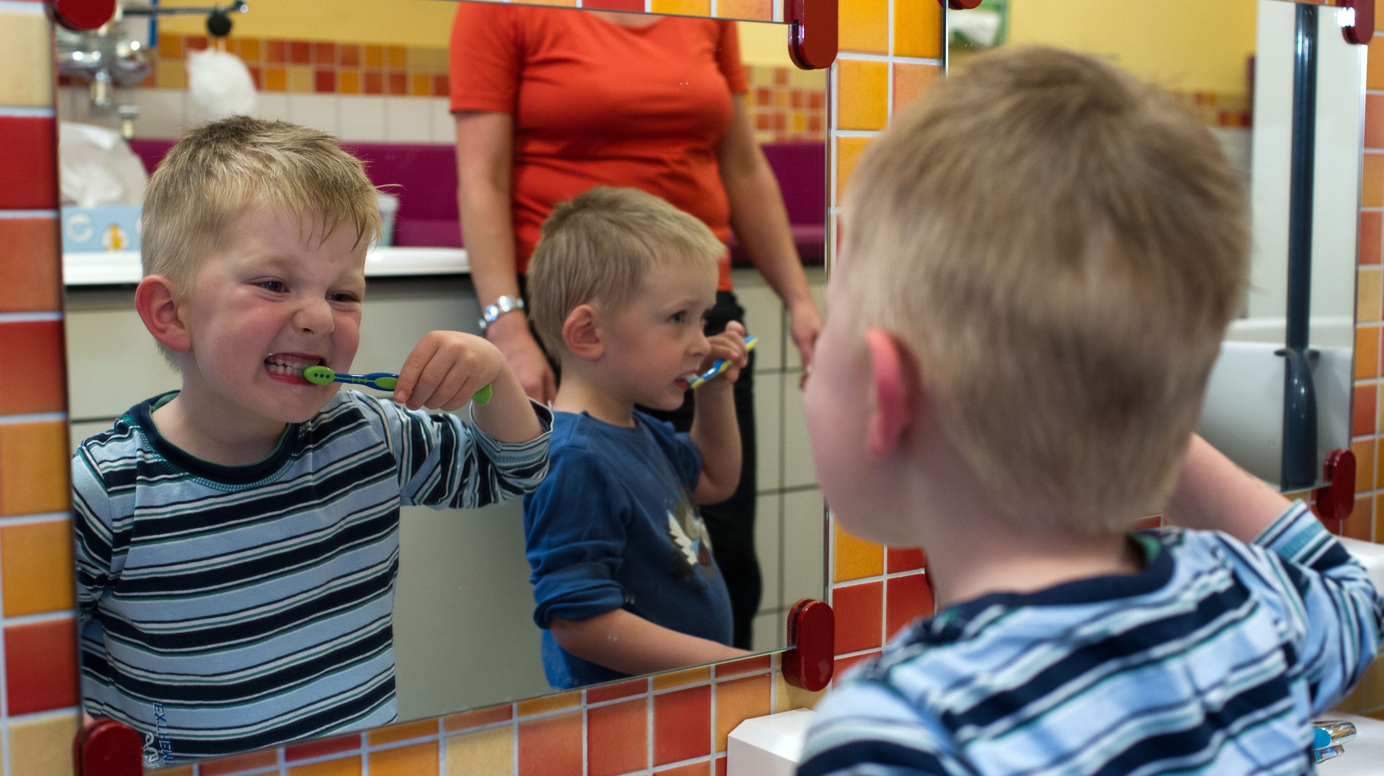 Should teachers help kids brush their teeth? | Lorraine