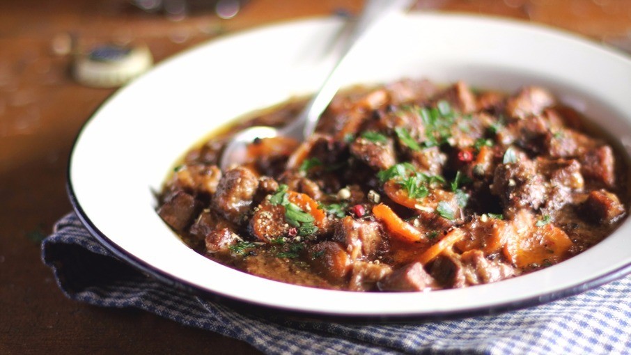 Sally's beef goulash/chilli con carne | Lorraine