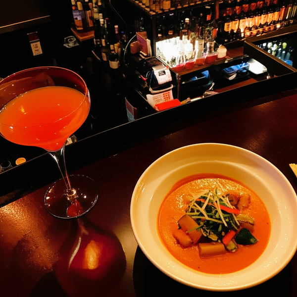 【衝撃】神田カレー激戦区の裏技！夜はバー、昼は“幻の間借りカレー”を巡る禁断の食体験5選