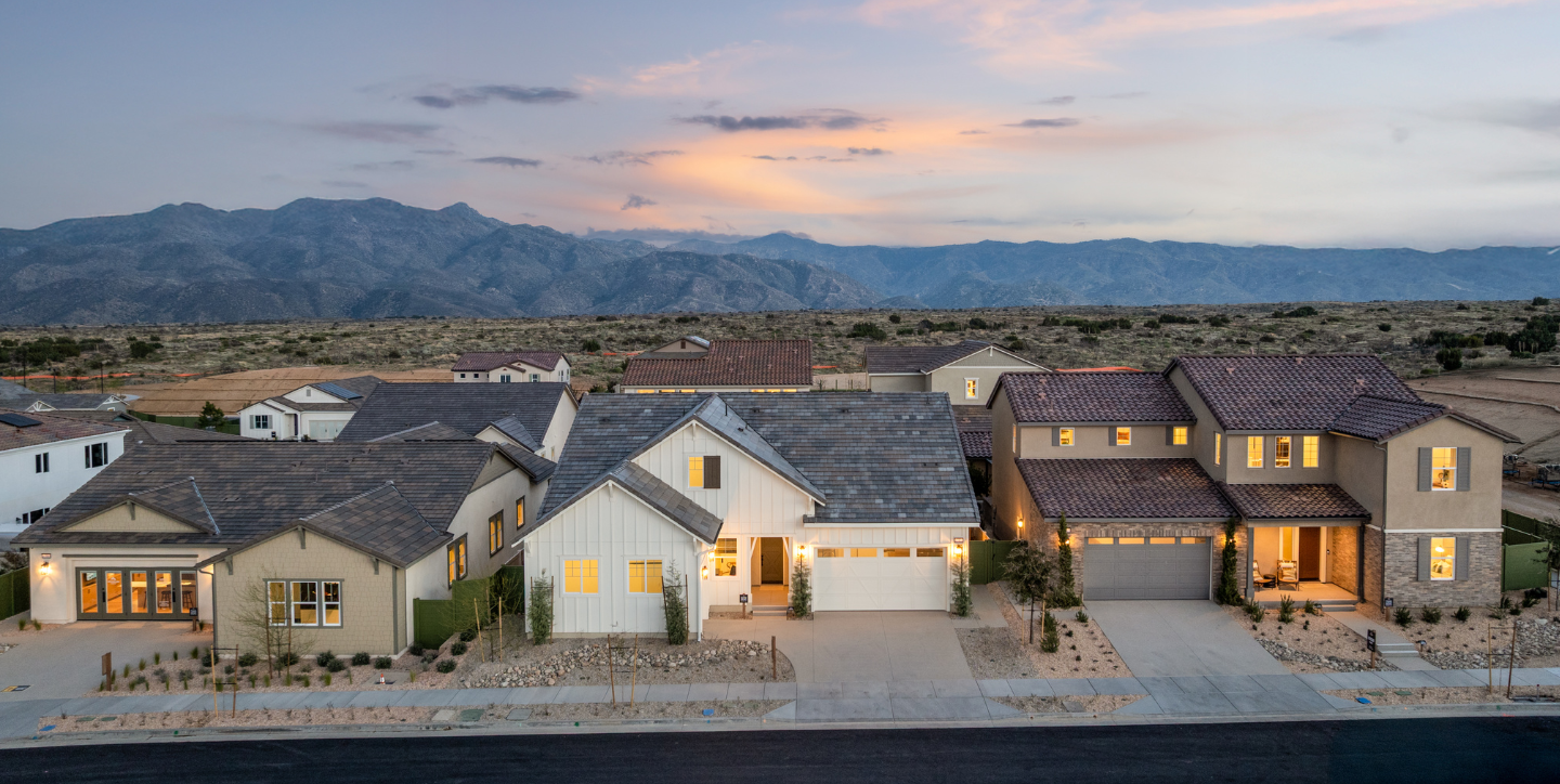 Cascade Landing Street Scene