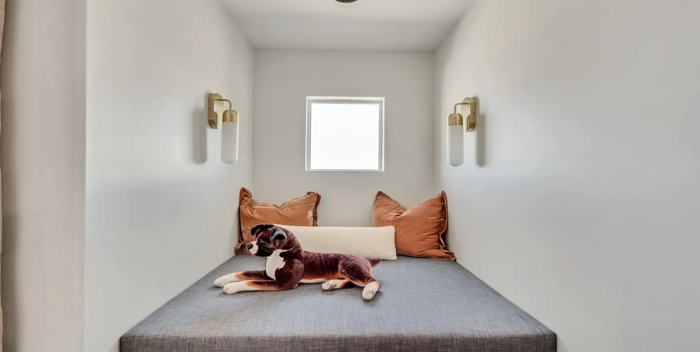 MKR Buckingham Window Seat