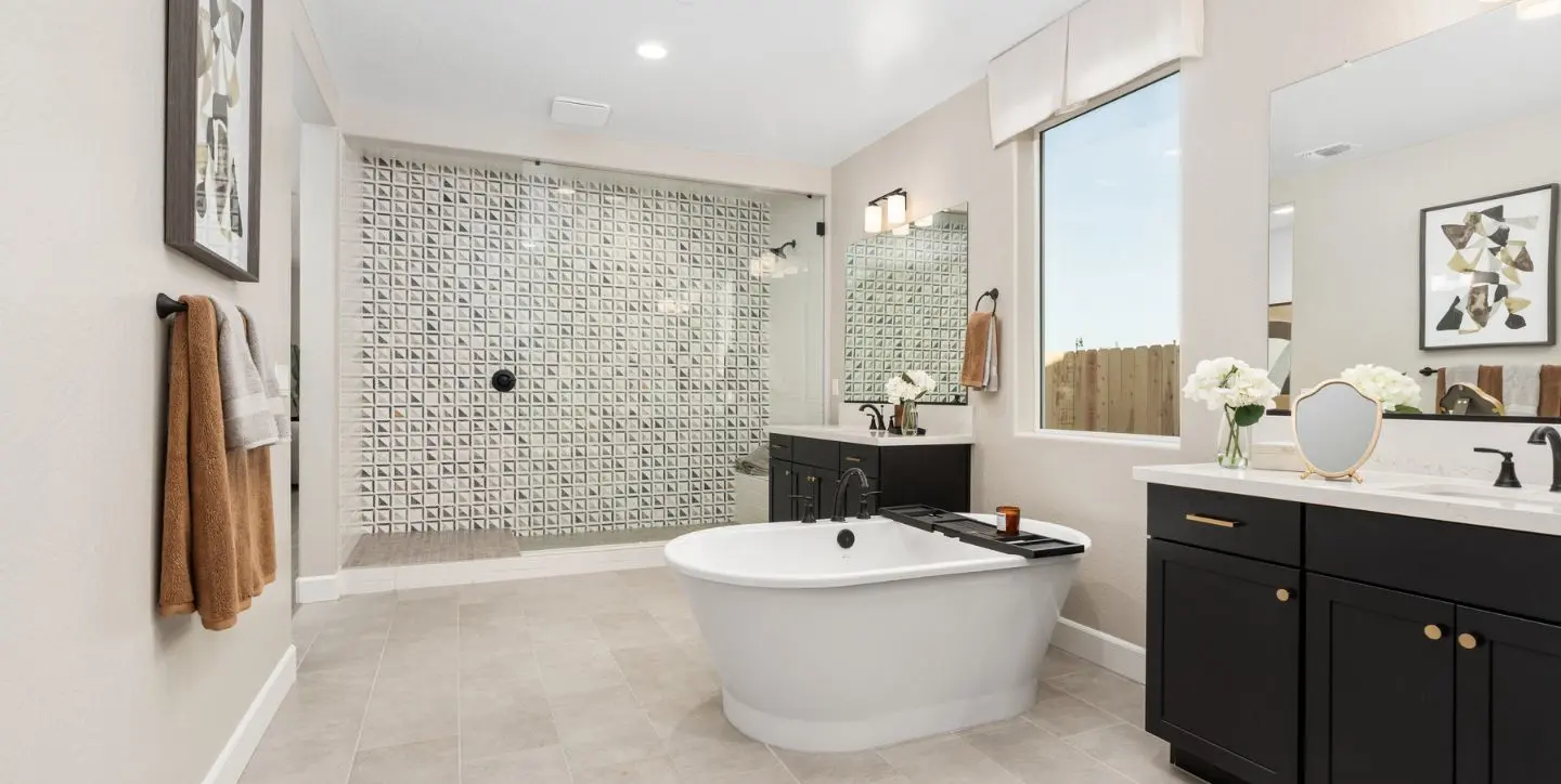 1440x724 The Granite Ridge Primary Bathroom