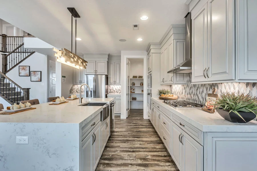 UT_Stonecreek_Hampton_Kitchen 1_600