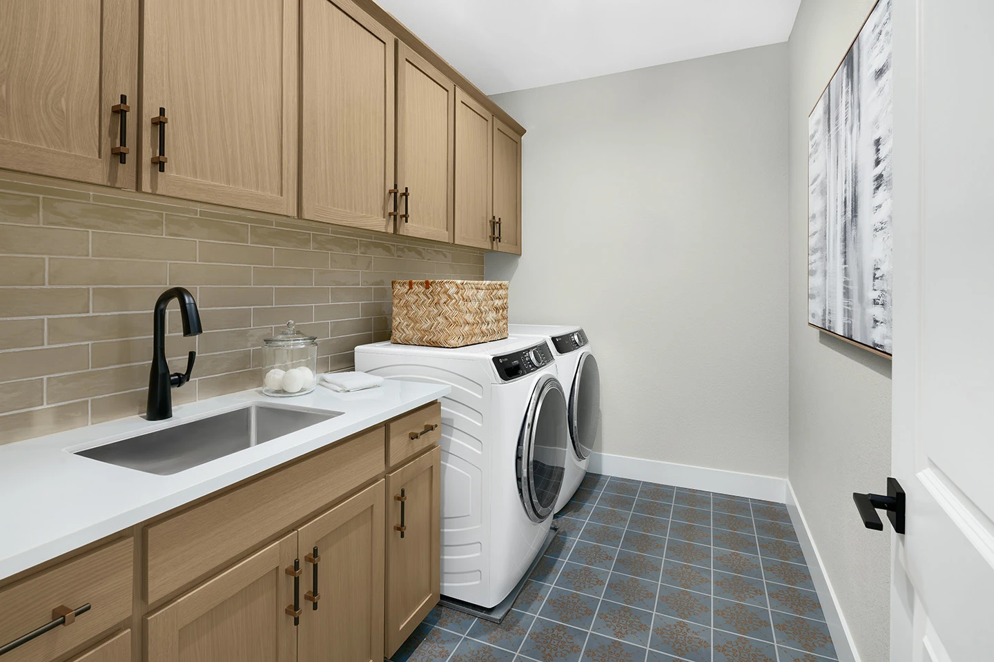 The Trails Zephyr HiRes-15 HERO