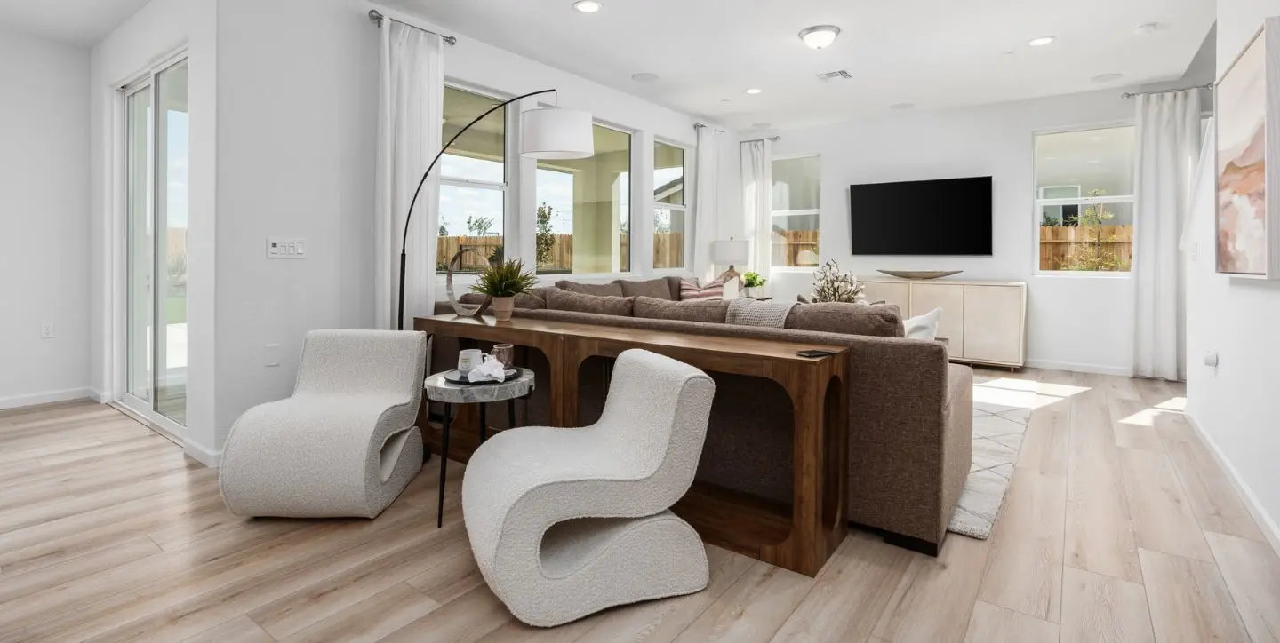 1440x724 Abbey Park Hemington Great Room3