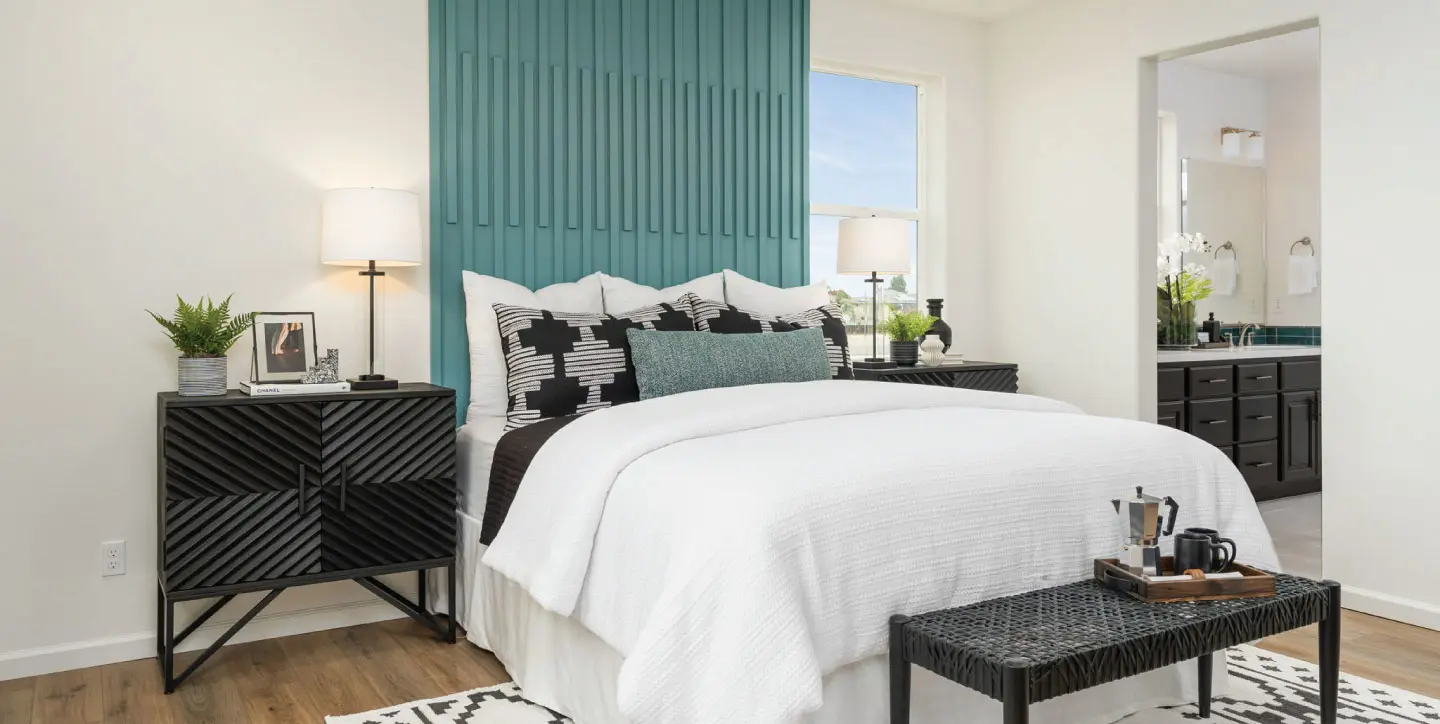 1440x724 Pine-Owners-Bedroom