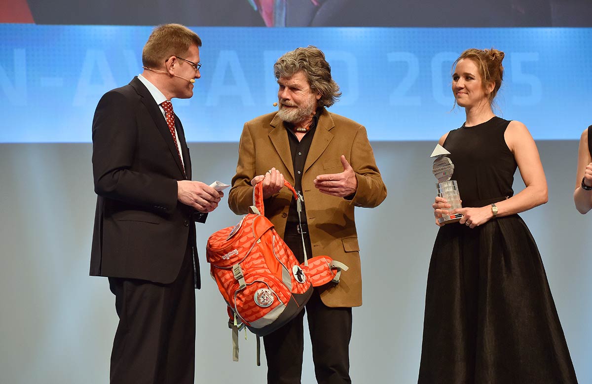 Marken-Award-2015-Reinhold-Messner-mit-ergobag-compressor