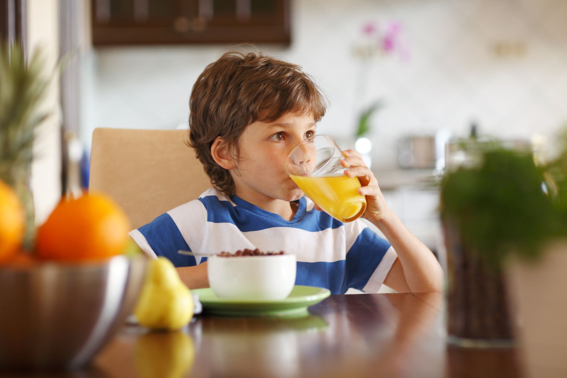 Why is it so important for children to have breakfast in the morning?
