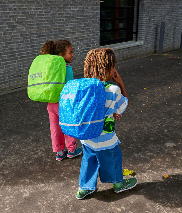 Regenschutz für den Schulranzen mit unseren Regencapes