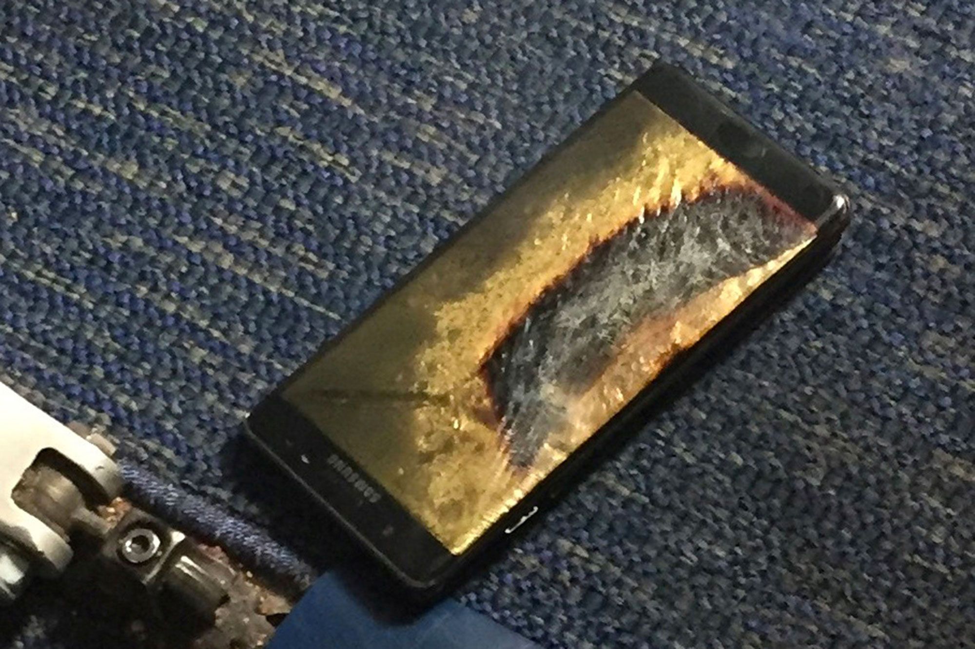 Un Samsung Galaxy Note 7 prend feu dans un avion et force son évacuation