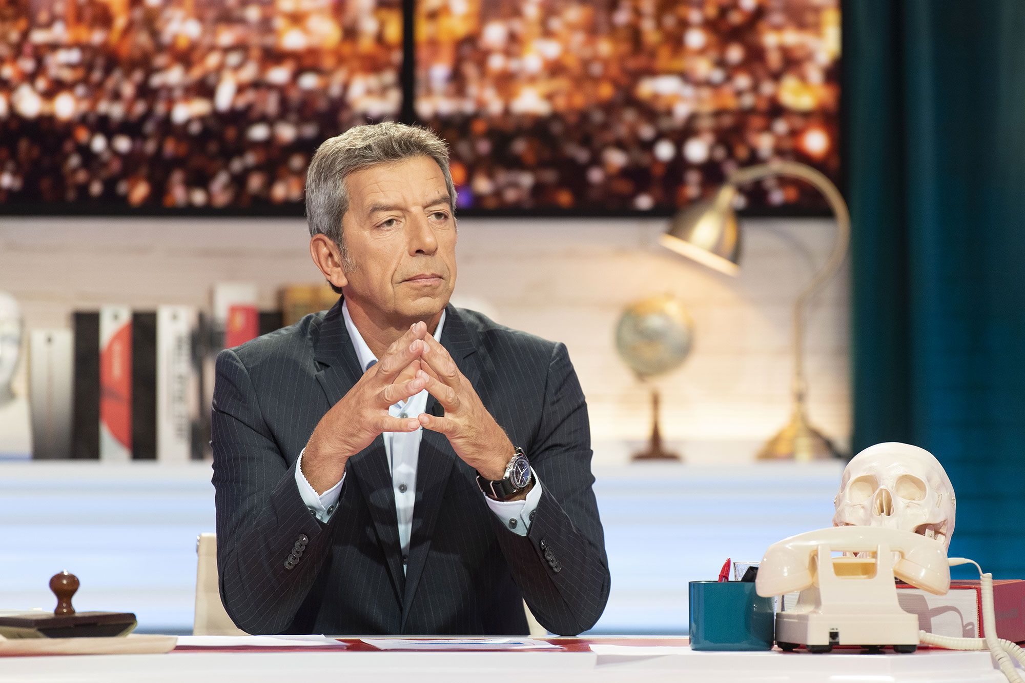 Gérard Darmon et Michel Cymes parlent des attouchements qu'ils ont ...